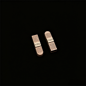 डबल-होल परिधान हुड कॉर्ड स्टॉपर मजबूत पकड़ दराज हुक जैकेट और स्पोर्ट्स। - Product Image 1