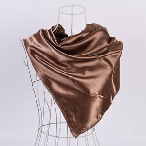 Vente en gros Nouveau 90*90 Malaisie Solide Couleur Satin carré Musulman Foulard en Soie pour Femmes Monochrome Pas Cher Hijab Autres Foulards - Product Image 5