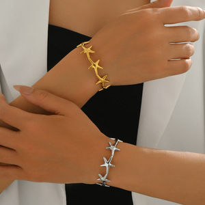 สร้อยข้อมือโลหะรูปดาวสำหรับผู้หญิง ชุบด้วยไฟฟ้า 18k ดีไซน์เปิด เหมาะสำหรับสวมใส่ทุกวัน - Product Image 2