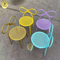Chaise pour enfant en fer rose velours avec dossier nœud papillon, durable, pour extérieur, salle à manger, hôtel, coussin, dossier à nœud, moderne, haut de gamme, usage commercial