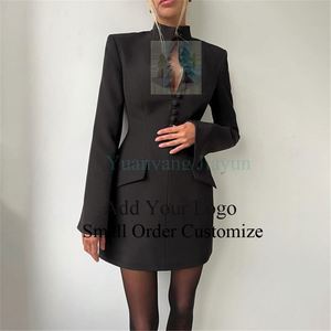 Elegante <span class=keywords><strong>Abito</strong></span> Nero <span class=keywords><strong>Doppiopetto</strong></span> con Cintura Abbinata e Vestibilità Aderente in Vita - Product Image 1
