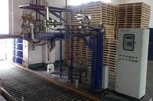 Nouvelle machine de remplissage automatique de barils de 1000 <span class=keywords><strong>litres</strong></span> avec pesage intégré pour pâtes, émulsions acryliques pures, boissons et produits chimiques – Ligne de production - Product Image 4