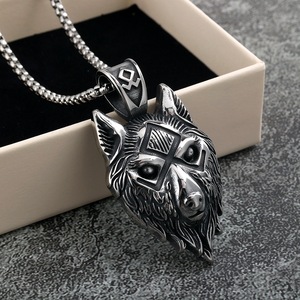 Yunnique – collier avec pendentif tête de loup en acier inoxydable, style nordique Vintage, symbole Viking, design géométrique, bijoux cadeau pour hommes - Product Image 1