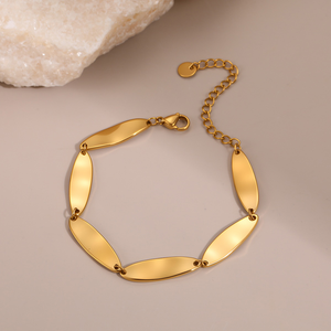 Pulsera de Acero Inoxidable Dorada con Forma de Pez Pequeño, Moderna, Sencilla pero Versátil, No se Destiñe, de Alta Calidad - Product Image 3