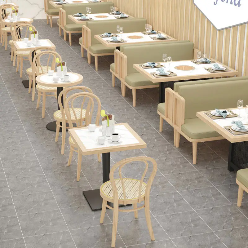 Meja dekoratif kustom untuk Bar restoran kafe Jepang meja makan rotan dan kursi kombinasi untuk toko makanan ringan makanan penutup