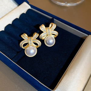 Orecchini a perno stile francese con fiocco, gioielli vintage chic con perle floreali per donna, da indossare tutti i giorni, per feste, idea regalo - Product Image 6