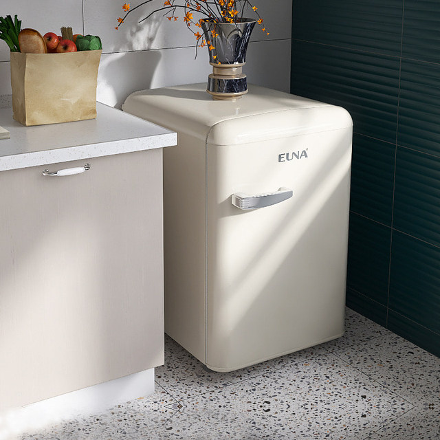 Retro American Fashion Refrigerated Freezing White Mini Single Door Dormitory Apartment Homestay Living Room Small Refrigerator