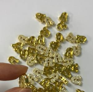 D151 Mode Personnalisé Lettre Nom En Laiton Bracelet Personnalisé 18kGold Plaqué CZ Charmes pour Bracelet Femmes - Product Image 4