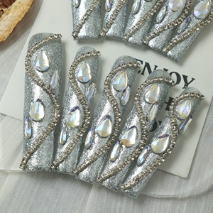 Faux ongles à presser faits main, longs, en acrylique de luxe, forme cercueil, argentés, entièrement recouvrants, avec strass étoiles, prix usine en gros - Product Image 3
