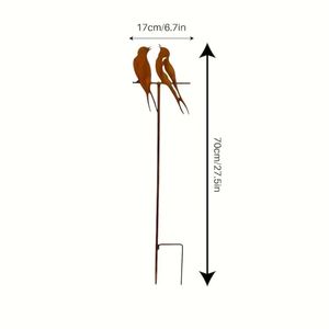 Ornement de jardin Art Déco en fer forgé avec deux oiseaux perchés sur une barre transversale, finition thermolaquée pour jardins et cours, charme artistique naturel - Product Image 5