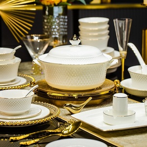 Service de table en céramique de Jingdezhen, vaisselle en porcelaine fine, assiettes et bols, ensemble domestique haut de gamme, idéal pour un cadeau de pendaison de crémaillère - Product Image 4