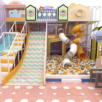 Équipement de divertissement intérieur en promotion au Liban : Aire de jeux intérieure souple avec labyrinthe et toboggan en spirale pour enfants