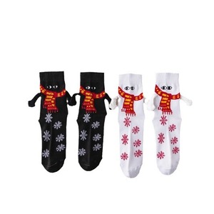 Calcetines tobilleros de algodón para mujer, grosor medio, diseño navideño rojo, regalo festivo para otoño e invierno - Product Image 4