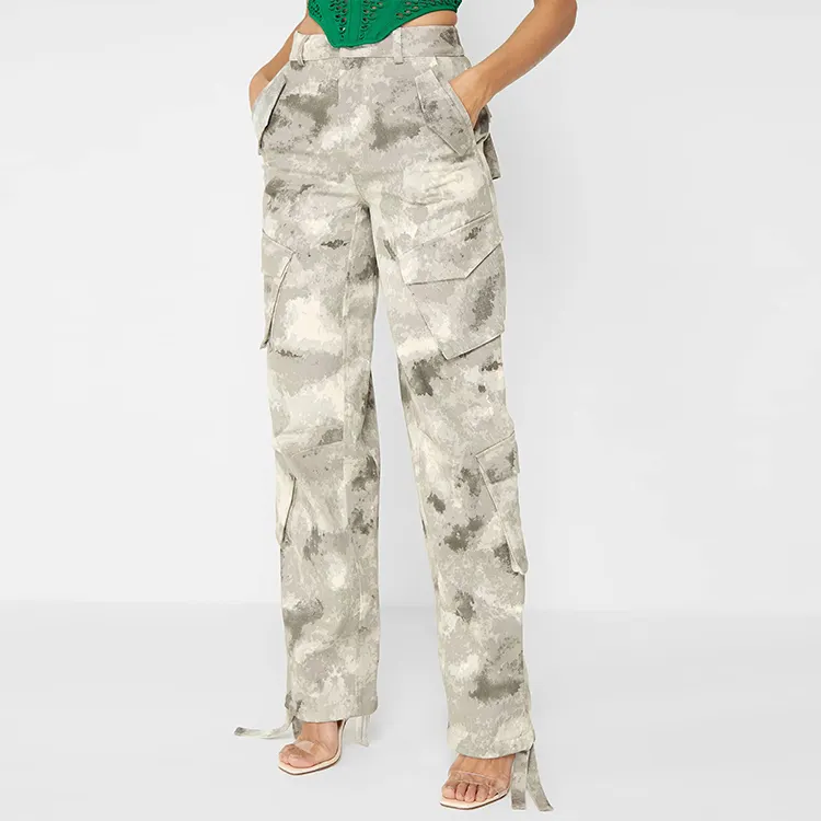 Wholesale clothing streetwear stacked 6 pocket women cargo pants 2022 wide leg camo cargo pants woman pants for ladies
