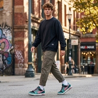 Chaussures de skate personnalisées, confortables et stylées, inspirées du style vintage, pour un look minimaliste et tendance.