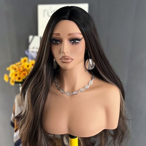 Tête de Mannequin Femme Noire Réaliste avec Épaules pour Présentation de Perruques - Idéale pour le Maquillage et la Mode - Product Image 4