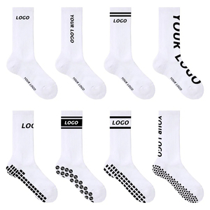 Chaussettes de sport respirantes et antibactériennes pour hommes - Absorption de l'humidité et soutien de la voûte plantaire pour la course à pied et le basketball - Product Image 6