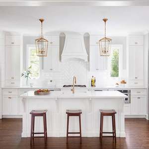 Cuisine modulaire en laque blanche au design moderne avec plan de travail en marbre, taille personnalisée, ensemble de meubles de cuisine Shaker pour villa - Product Image 1