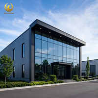 Bâtiment moderne en structure acier, mur-rideau en verre, showroom industriel, bâtiment commercial, solution de conception personnalisée