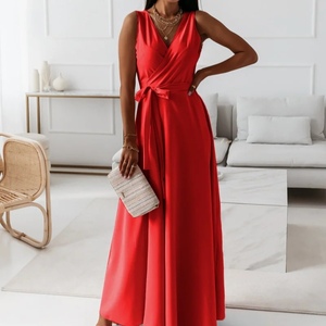 เดรสแฟชั่นผู้หญิงสีพื้น คอวี แขนกุด ผูกเอว ดีไซน์เก๋ - Product Image 4