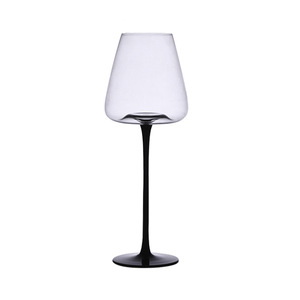 Copa de Vino Tinto de 301-400 ml con Tallo Negro, Elegante, para Cócteles y Fiestas - Product Image 5