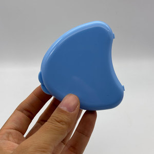Oral Hygiene Tool Heart Shape Dental Floss Holder Compact Plastic Case with Mirror Travel Essential for Pocket & Purse Carrying - Product Image 2