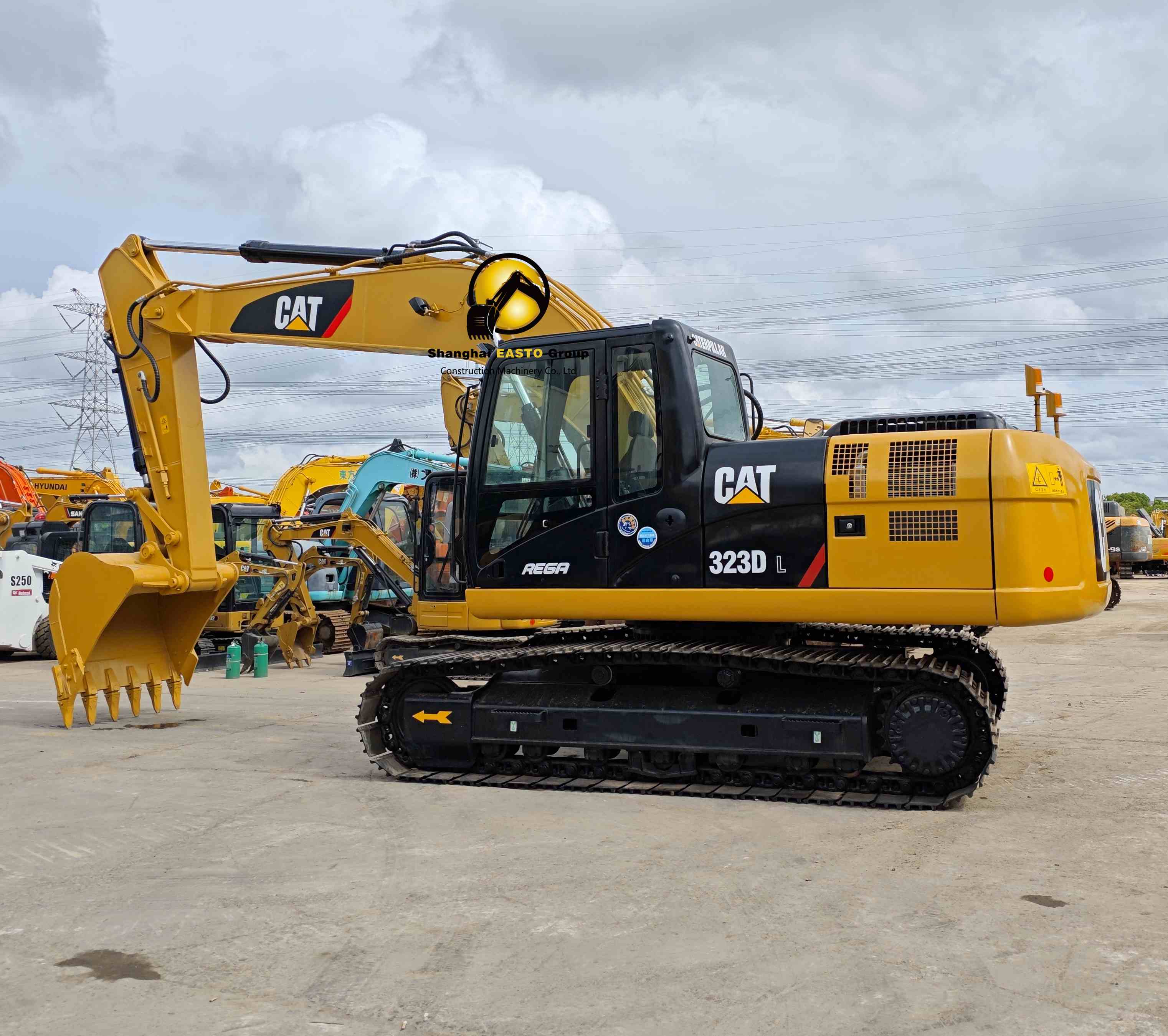 京商　1/20 Cat330D L Hydraulic Excavator 1/20 Scale Cat Radio Control Cat330D L Hydraulic Excavator 56621