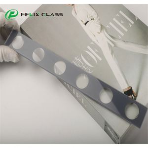 Verre trempé rectangulaire personnalisé par le fabricant avec impression sérigraphique pour éclairage LED linéaire mural - Product Image 1