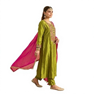 Lehnga en soie Vichitra avec broderie Zari et travail de miroir véritable, 3,75 mètres. Possibilité d'ajouter un chemisier en soie satinée à impression numérique. - Product Image 1
