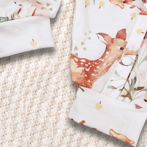 Bebek Uzun Kollu Yan Düğmeli Tulum ve Şapka 2 Parça Set Sika Geyiği Desenli Bebek Bodysi Yan Açılır Düğmeli Bebek Tulumu - Product Image 5