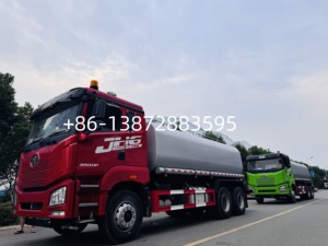 Camion réservoir d'eau lourd personnalisé FAW 6*4 pour le nettoyage des routes camion <span class=keywords><strong>arroseur</strong></span> <span class=keywords><strong>vert</strong></span> à vendre - Product Image 3