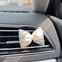 Diffuseur d'arômes mignon en forme de bouquet élégant, accessoires de décoration intérieure, clip de ventilation de voiture, désodorisant
