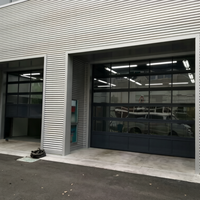 Porte roulante électrique à grille tubulaire haute visibilité avec télécommande pour devanture de magasin, volet en treillis d'aluminium moderne