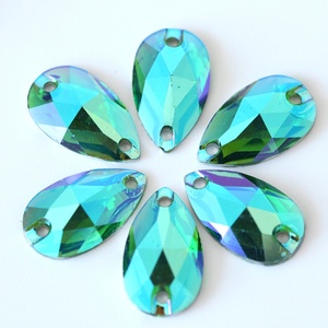 Strass en résine Oleeya multicolores en forme de goutte à coudre, strass à dos plat pour vêtements, robes et projets DIY - Product Image 5