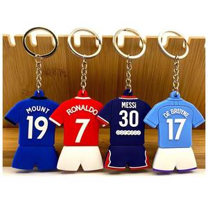 Q Y Promotionnel Personnalisé Créatif Mini Porte-clés Maillot de Club de Football en PVC Souple et Caoutchouc Pendentif T-shirt - Product Image 4