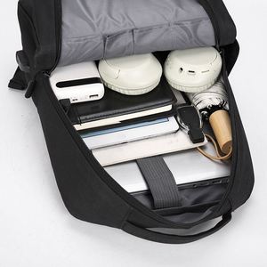 Sac à dos promotionnel pour ordinateur portable en tissu Oxford, idéal pour les voyages, l'université et l'école, avec port de chargement USB - Product Image 3