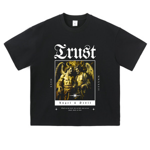 T-shirt con grafica Trust Angel & Devil, maglietta nera oversize in stile streetwear gotico scuro - Product Image 4