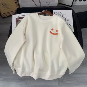 เสื้อฮู้ดผู้ชายแบบขายส่ง OEM ทรงโอเวอร์ไซส์ แต่งแพทช์เชนิลล์ ดีไซน์เรียบง่าย ย้อมสีพื้น ถักแบบคอกลม น้ำหนัก 350 กรัม สำหรับฤดูหนาว - Product Image 6