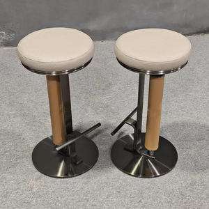Tabourets de bar ronds modernes sans dos Siège créatif en cuir de haute qualité avec anneau solide en acier inoxydable pour restaurants hôtels HomeBars - Product Image 2