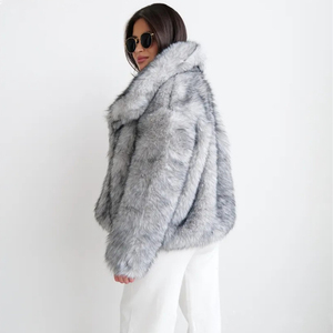 Cappotto <span class=keywords><strong>Oversize</strong></span> in Ecopelliccia Argento con Risvolto, <span class=keywords><strong>Giacca</strong></span> <span class=keywords><strong>Invernale</strong></span> da <span class=keywords><strong>Donna</strong></span> Calda e Confortevole - Product Image 4