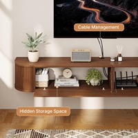 Meuble TV flottant personnalisé en noyer, style Mid-Century, avec portes rabattables sans poignée et bords arrondis pour salon