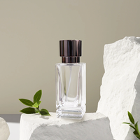 Vente en gros 30ml 50ml 100ml emballage de luxe cristal parfum carré rechargeable fond épais verre vide bouteille de parfum