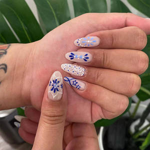 24 <span class=keywords><strong>Uñas</strong></span> Postizas <span class=keywords><strong>de</strong></span> <span class=keywords><strong>Porcelana</strong></span> Azul y Blanca, <span class=keywords><strong>Uñas</strong></span> Acrílicas Largas con Diseño Floral Geométrico Pintado a Mano - Product Image 2