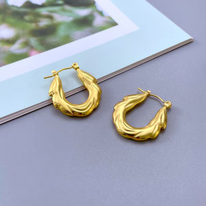 ต่างหูสแตนเลสทรงสี่เหลี่ยมหนา  แบบไม่ก่อให้เกิดอาการแพ้ เหมาะสำหรับงานปาร์ตี้ ชุบทอง 18K  แบบห่วง  เครื่องประดับสำหรับผู้หญิง - Product Image 6