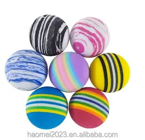 Bolas de brinquedo do gato, esferas ecológicas coloridas da espuma do gato para as bolas do jogo