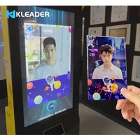 Cabina de Fotos con IA y Generador de Arte, con Reconocimiento Facial Digital, Pantalla Táctil Interactiva, Impresora Integrada, para Exposiciones, Anuncios y Eventos