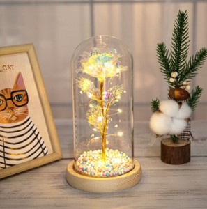 Decorazioni Natalizie e di San Valentino 2026, Tre Fiori in Foglia d'Oro con Copertura in Vetro, Ornamenti Creativi con Luci LED Luminose - Product Image 4