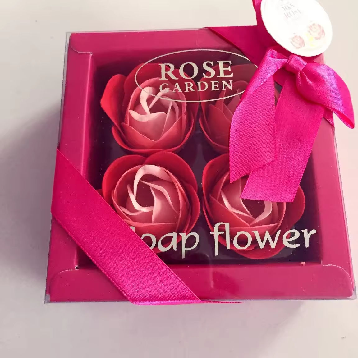 4 ชุดสีแดง