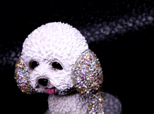 Adorno de coche con forma de perro con diamantes incrustados, figura de dibujos animados con cabeza oscilante, decoración de diamantes de imitación blancos y marrones, hecho en China, para regalos de coche - Product Image 6