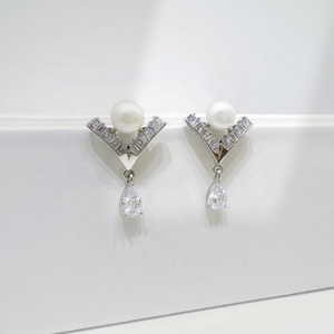 Pendientes coreanos de plata de ley 925 con lazo, joyería fina, hipoalergénicos, únicos, con perlas, para niñas, ideales para profesoras o bodas. - Product Image 1